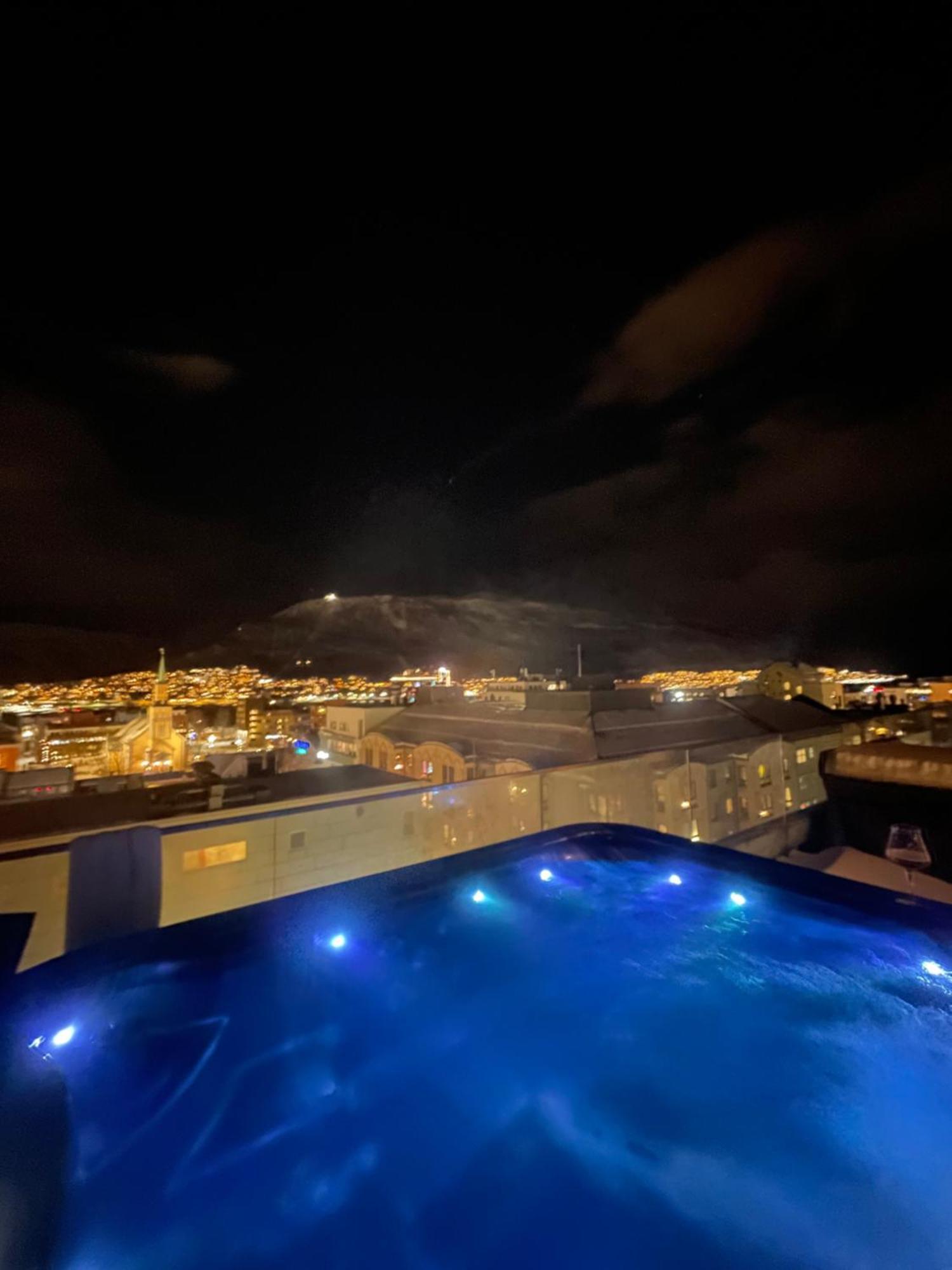 Penthouse In Downtown Tromso New Apartment Luaran gambar